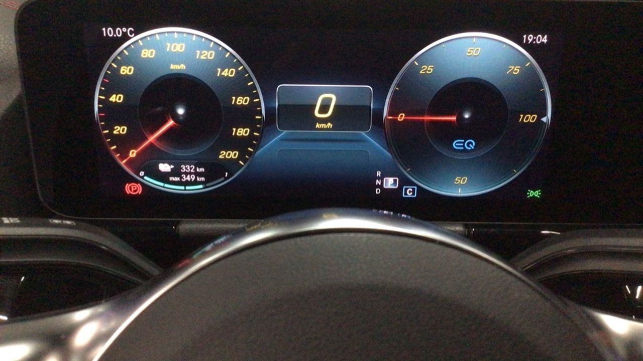Foto Mercedes-Benz EQA 19