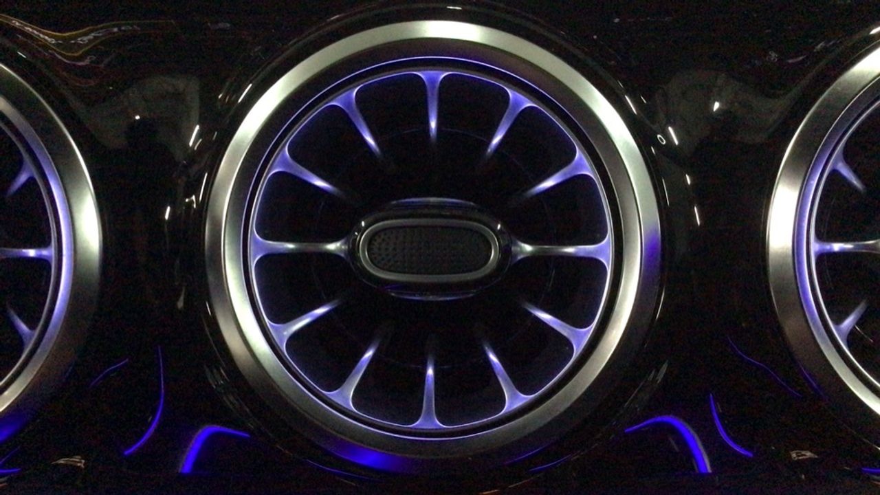 Foto Mercedes-Benz EQA 22