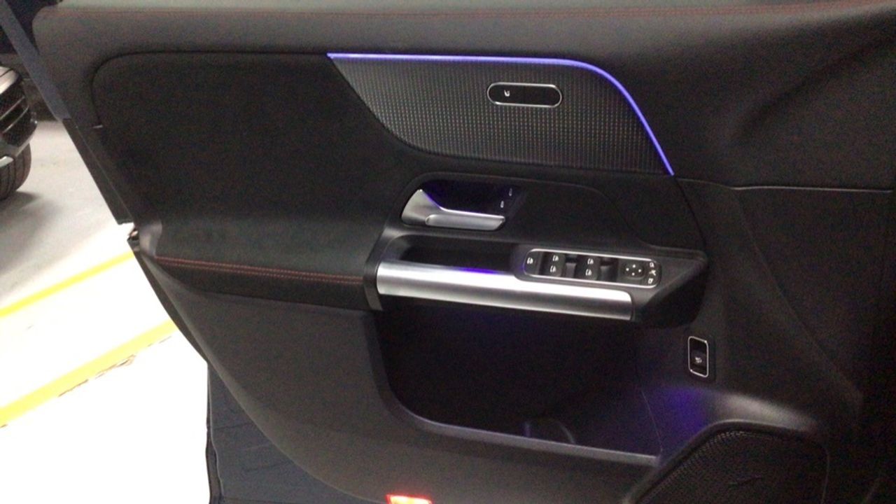 Foto Mercedes-Benz EQA 24