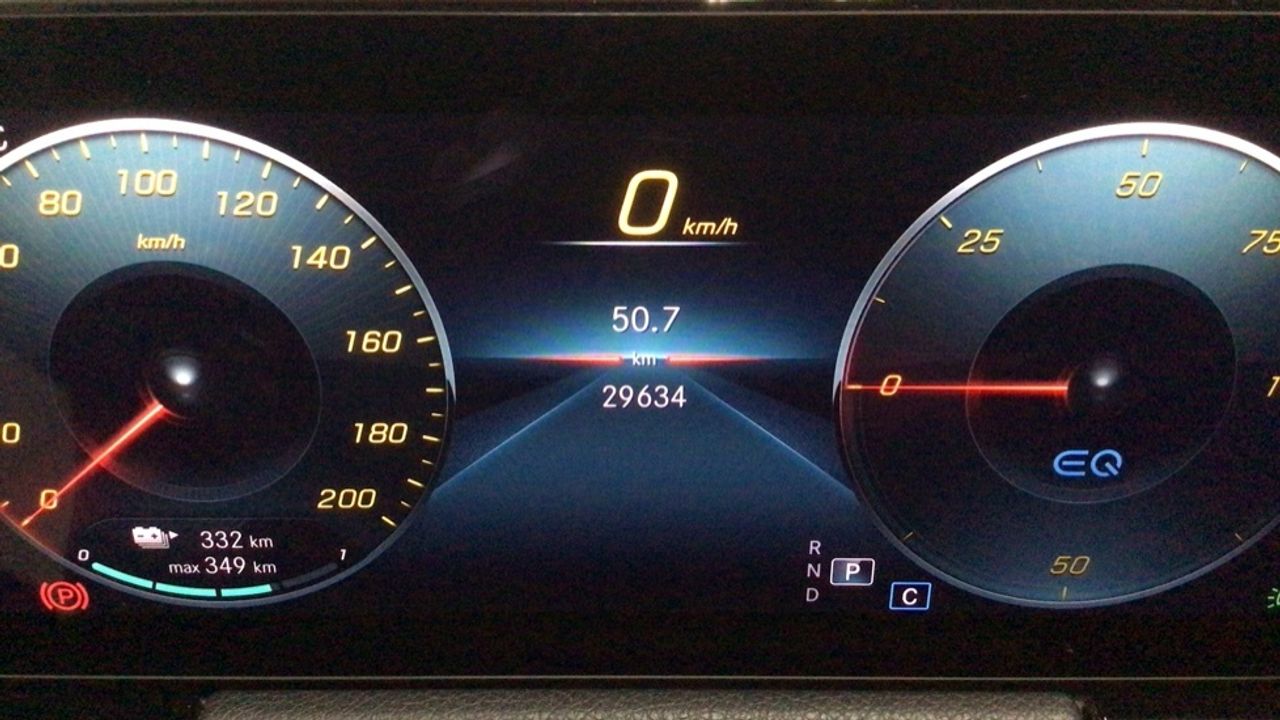 Foto Mercedes-Benz EQA 26