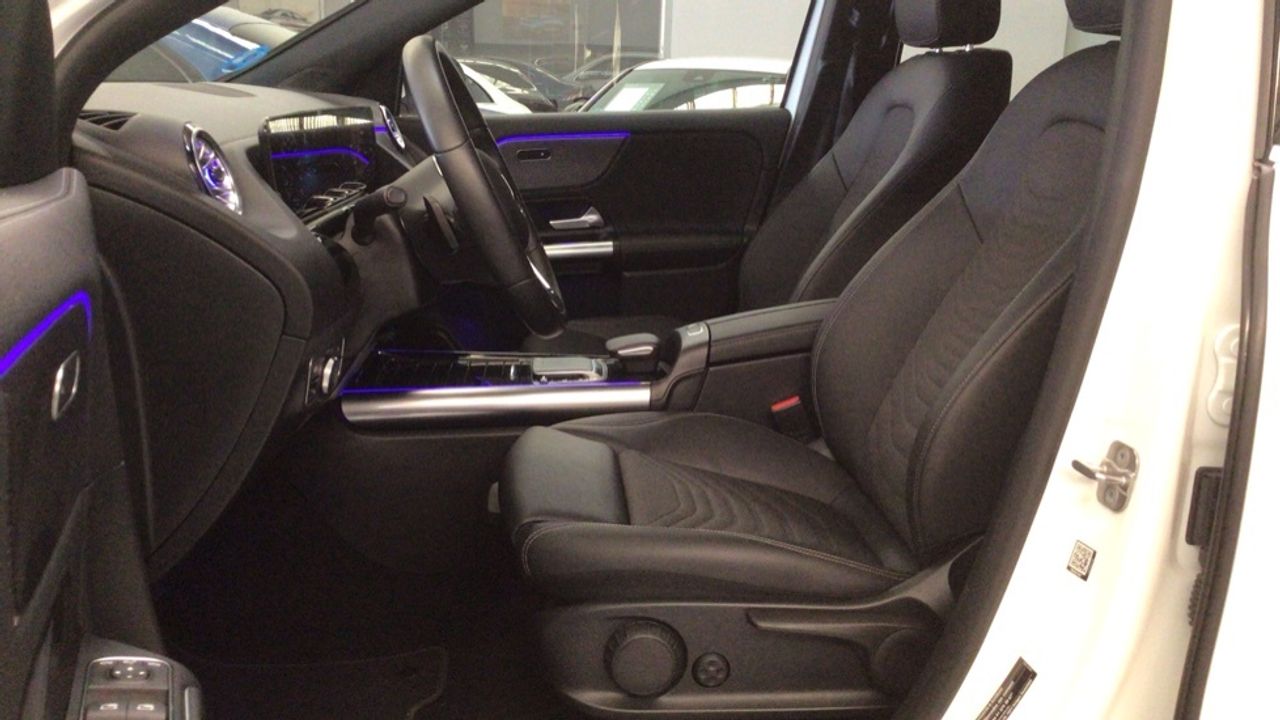 Foto Mercedes-Benz EQA 7