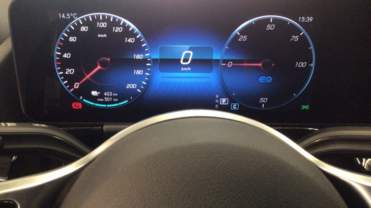 Foto Mercedes-Benz EQA 19