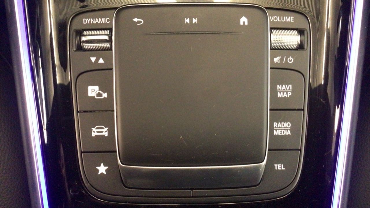 Foto Mercedes-Benz EQA 21