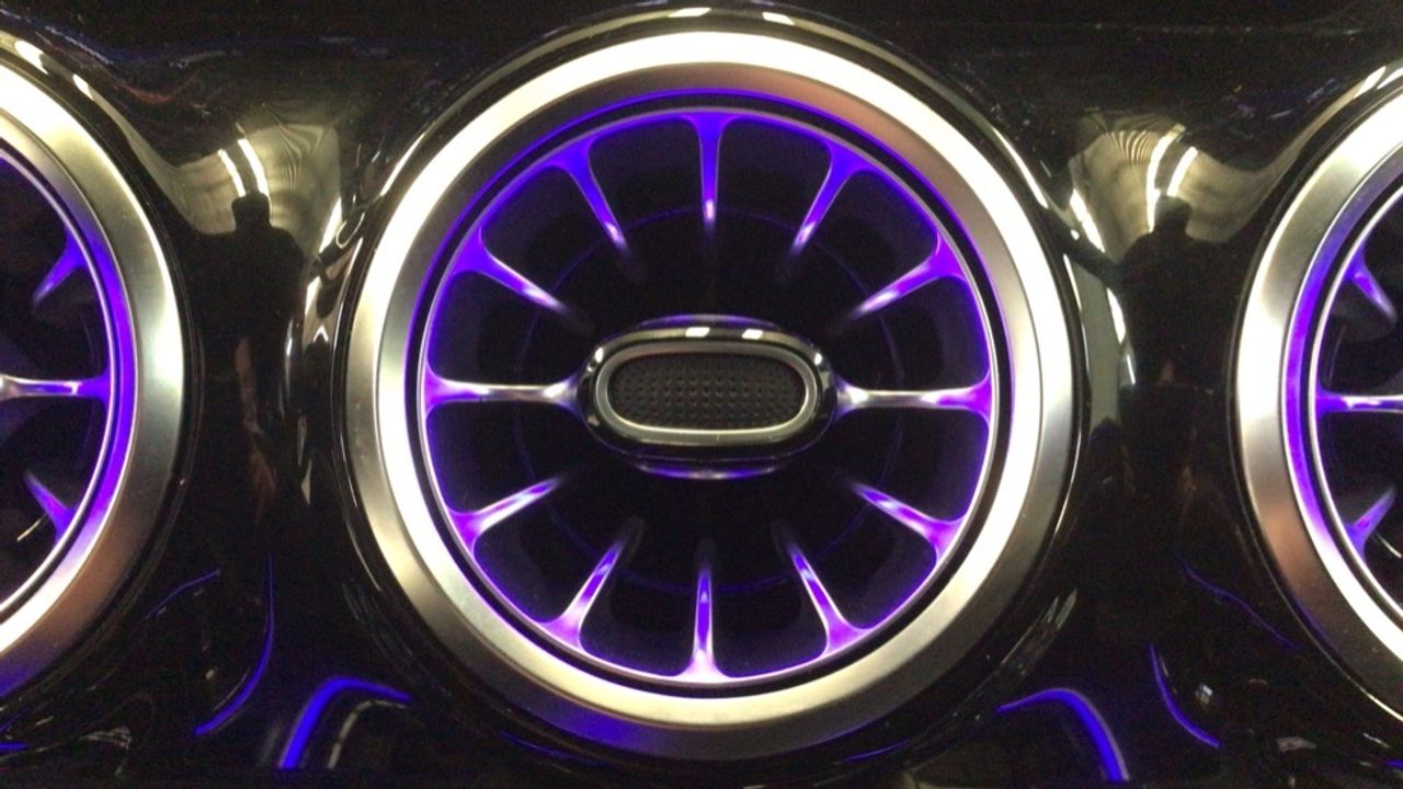 Foto Mercedes-Benz EQA 22