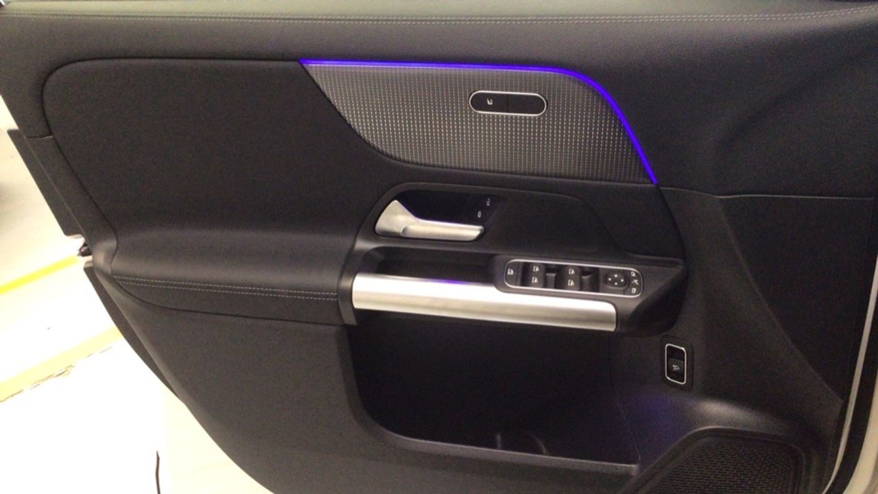 Foto Mercedes-Benz EQA 24
