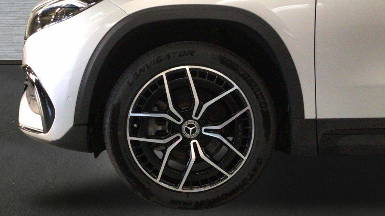 Foto Mercedes-Benz EQA 5