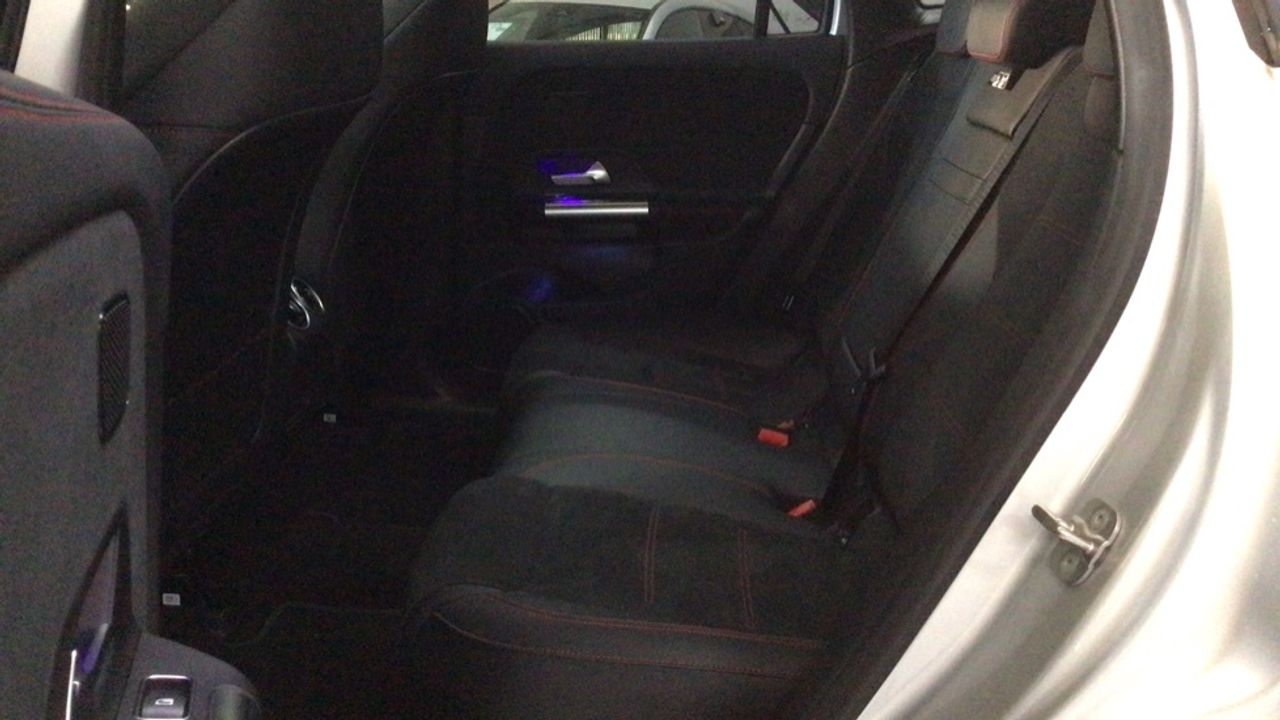 Foto Mercedes-Benz EQA 11