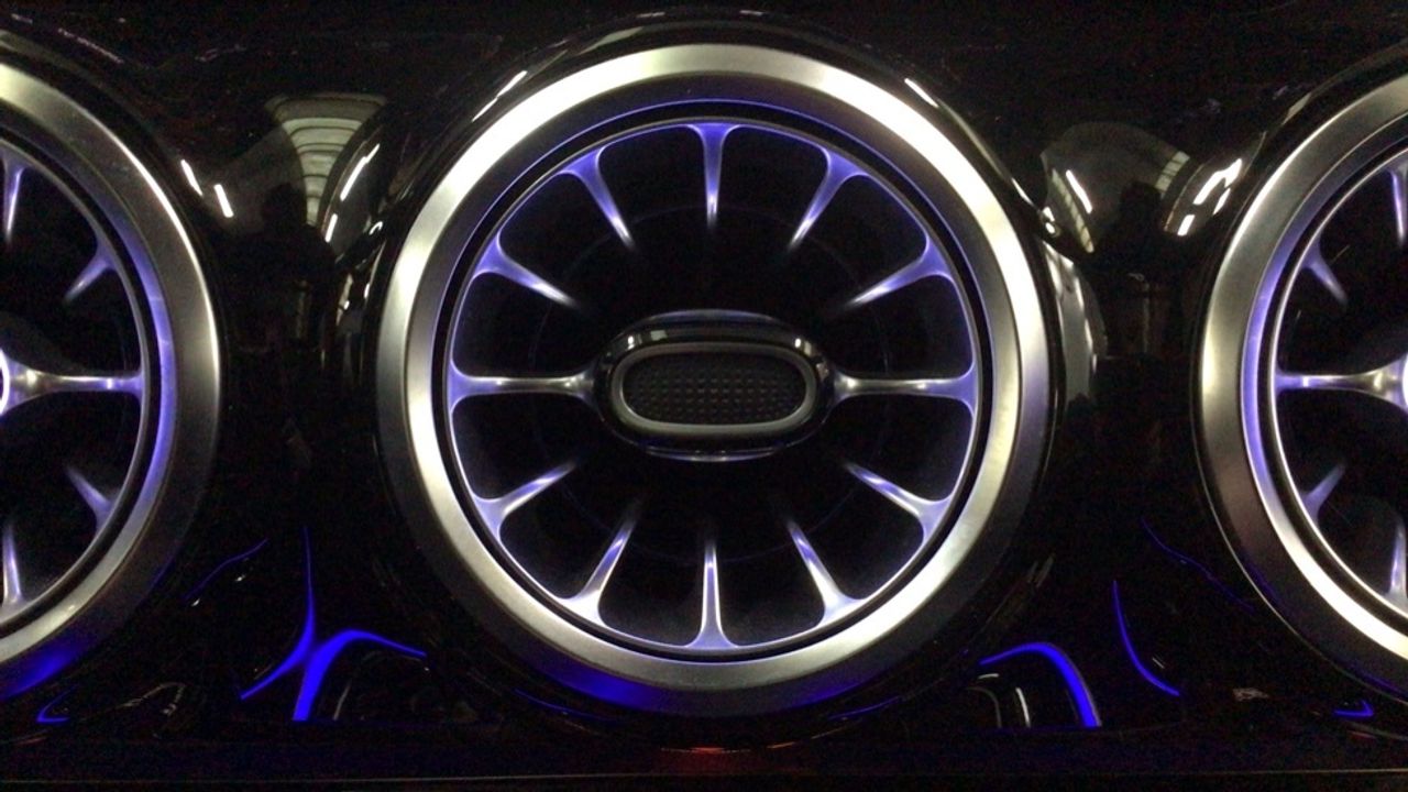 Foto Mercedes-Benz EQA 23