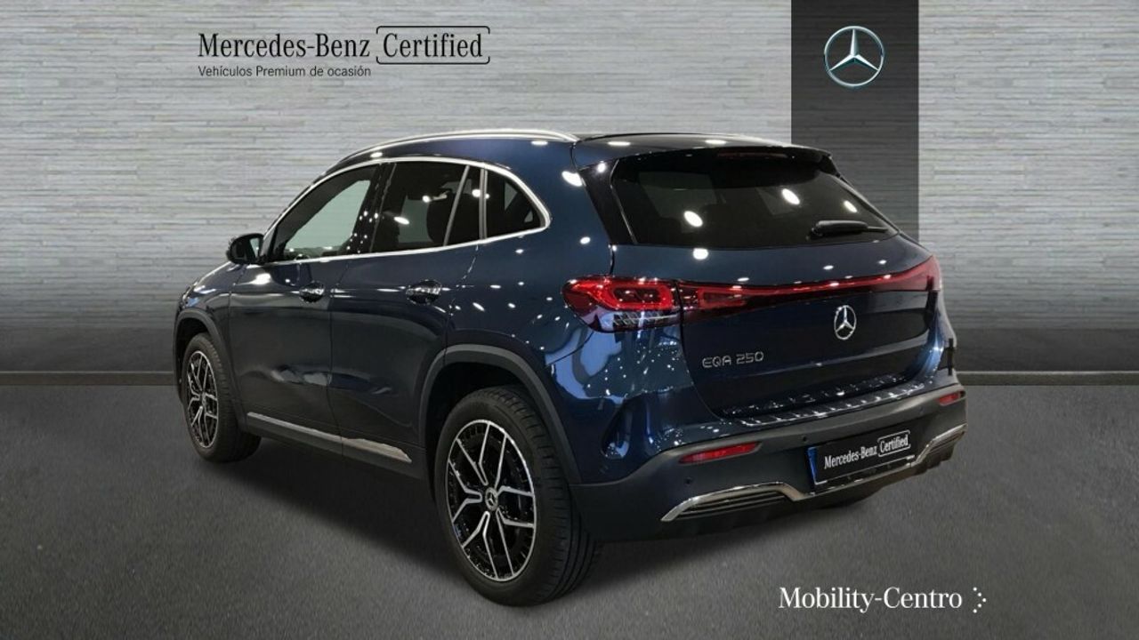 Foto Mercedes-Benz EQA 4