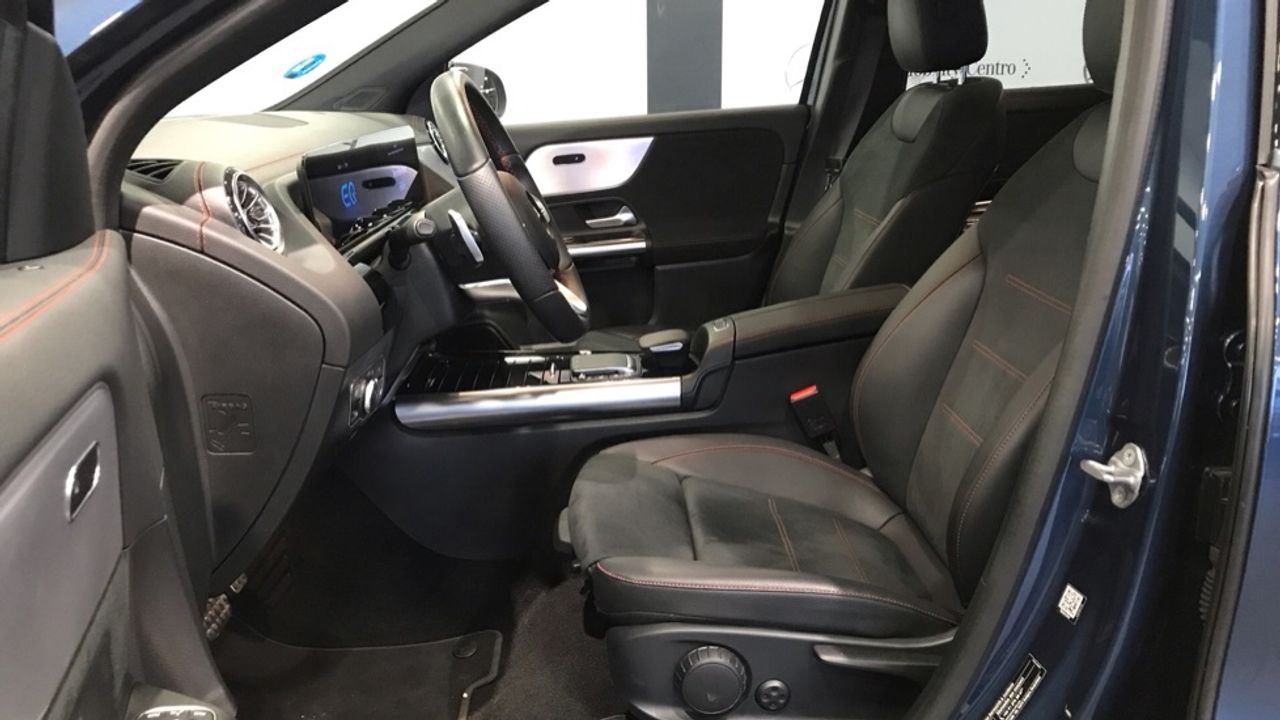 Foto Mercedes-Benz EQA 7