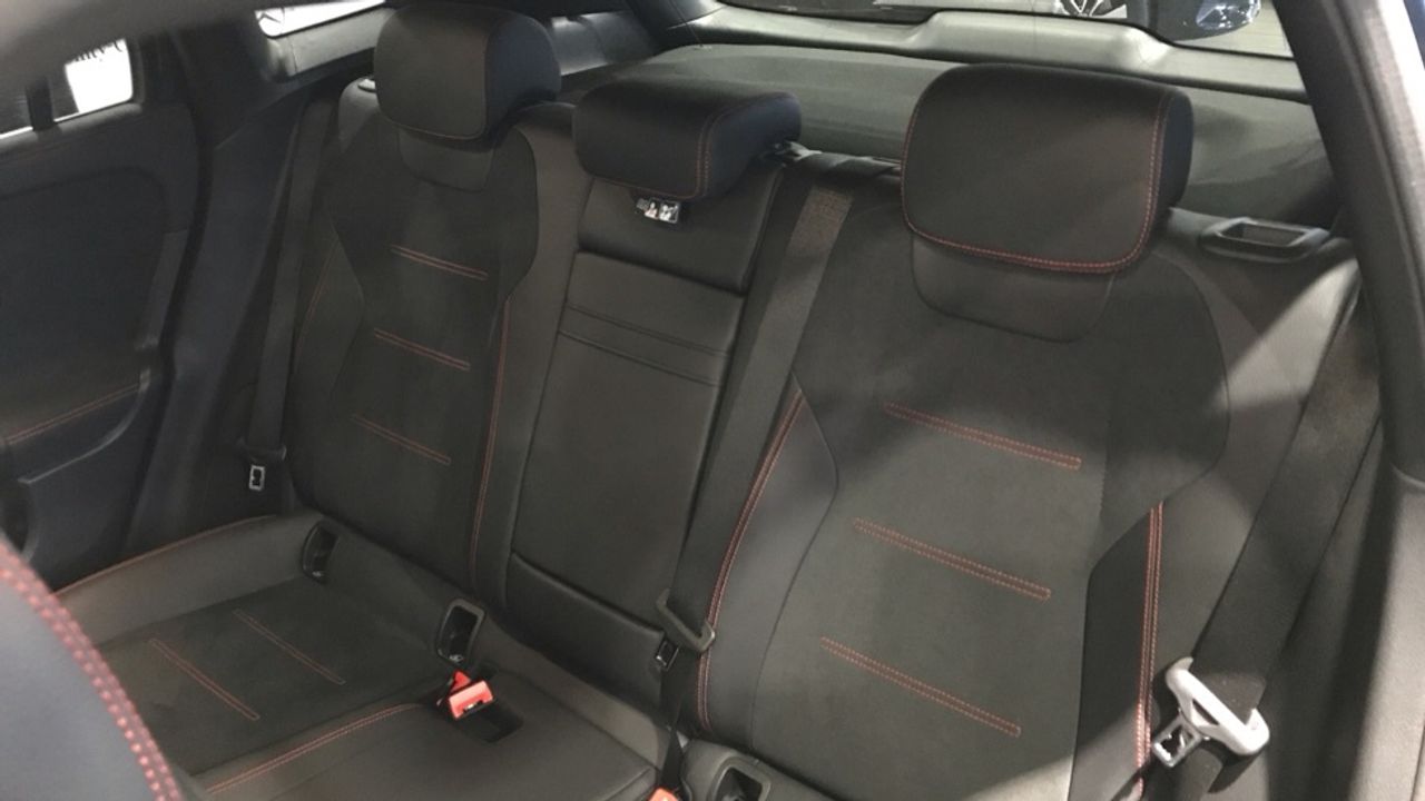 Foto Mercedes-Benz EQA 11