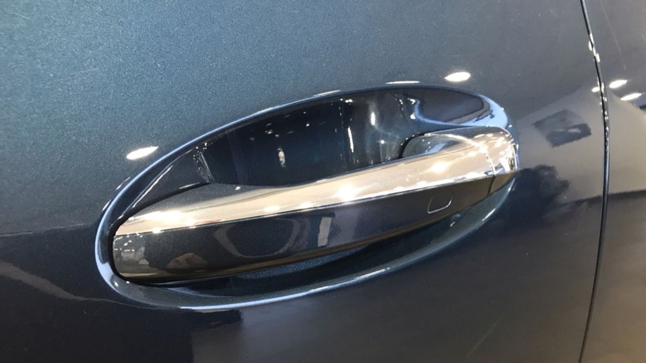 Foto Mercedes-Benz EQA 14