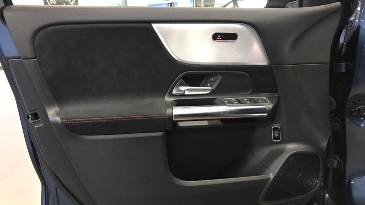 Foto Mercedes-Benz EQA 19