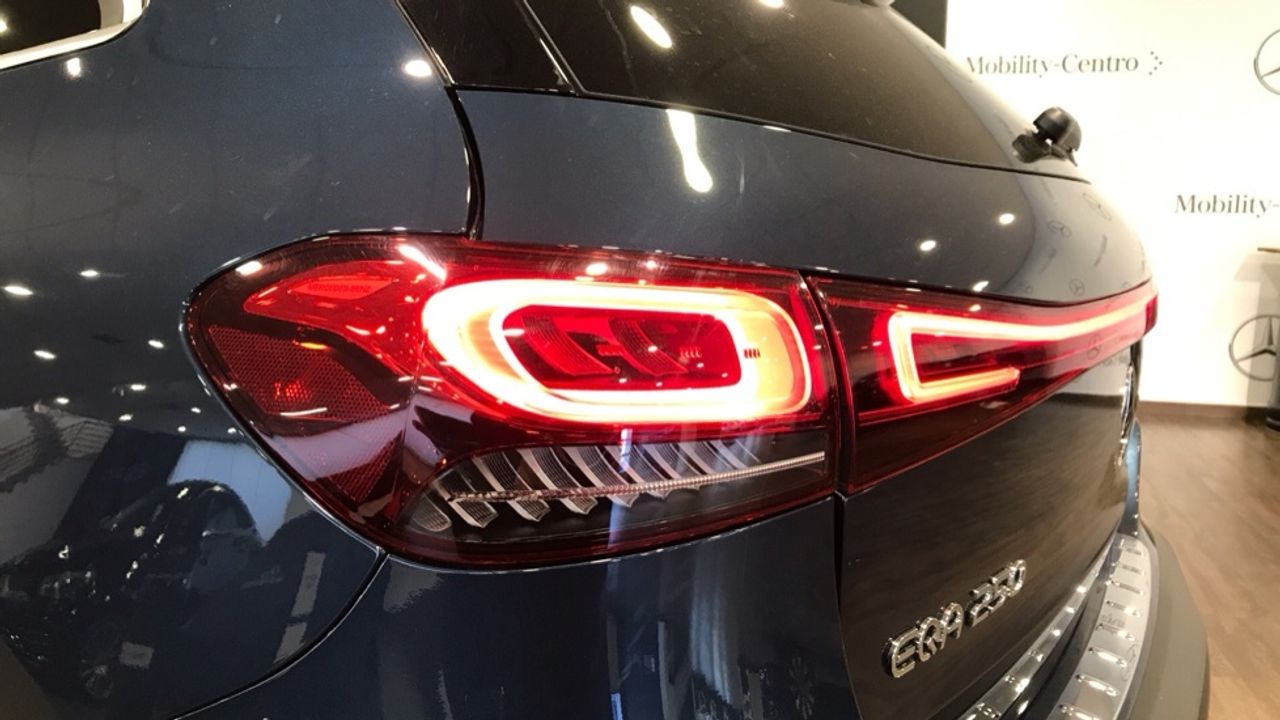 Foto Mercedes-Benz EQA 20