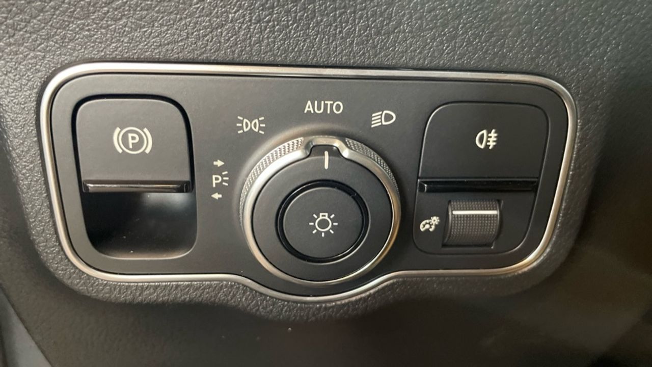 Foto Mercedes-Benz Clase GLA 27