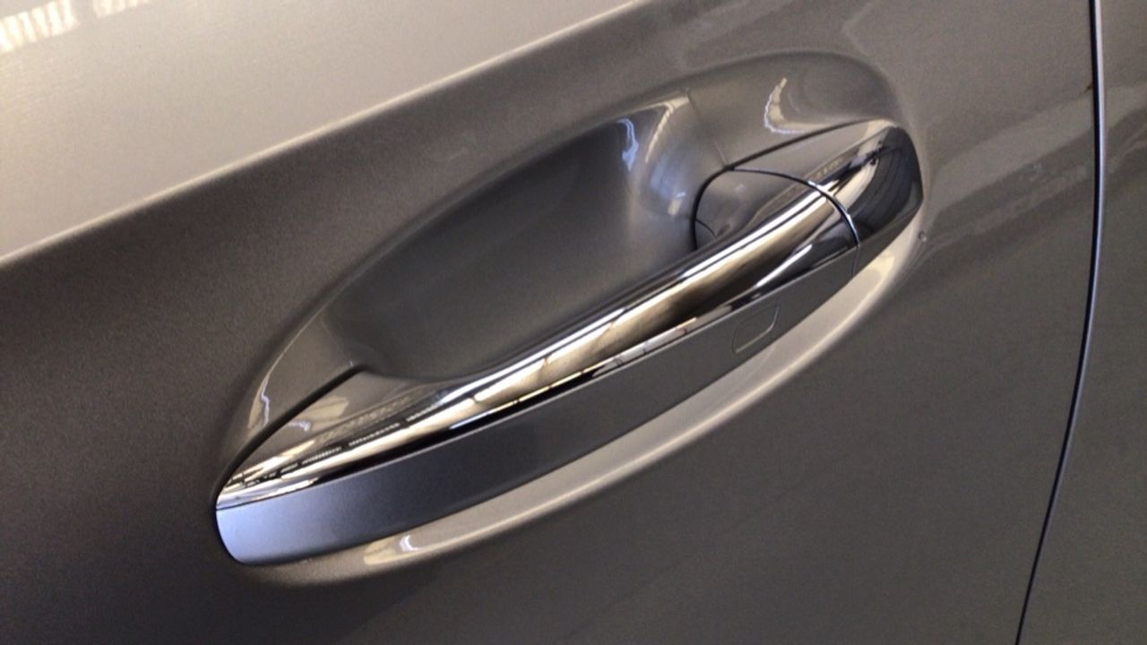 Foto Mercedes-Benz Clase A 18
