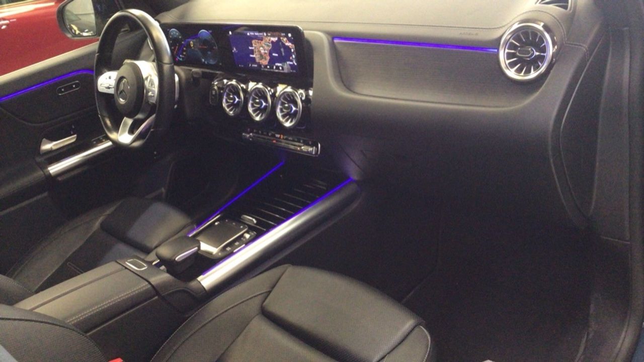 Foto Mercedes-Benz EQA 10