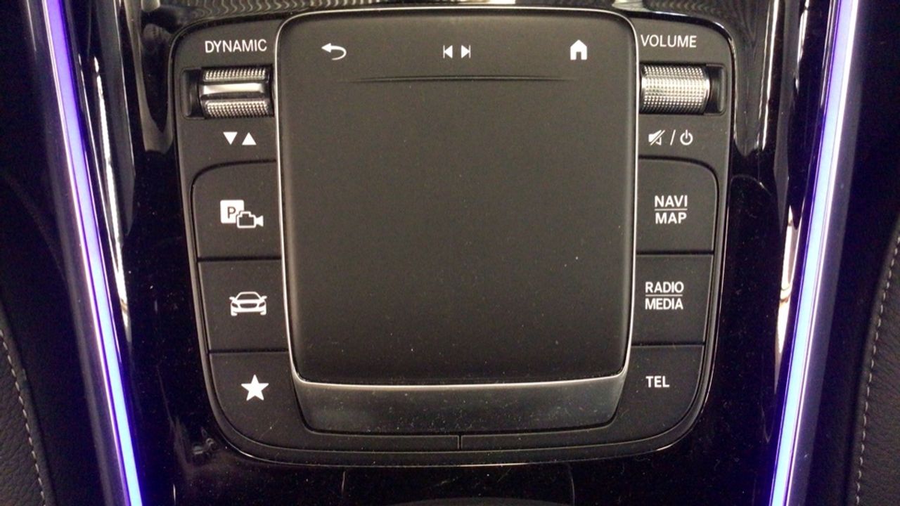 Foto Mercedes-Benz EQA 22