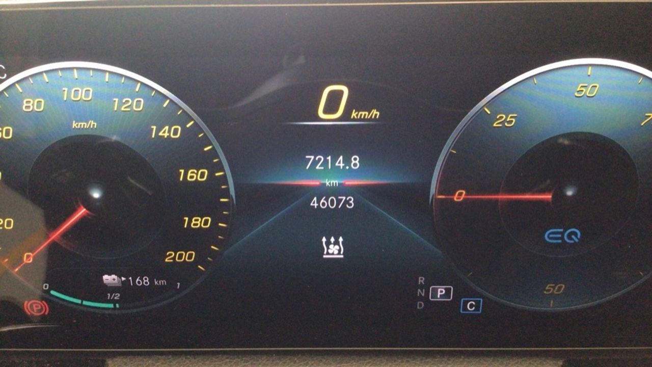 Foto Mercedes-Benz EQA 27