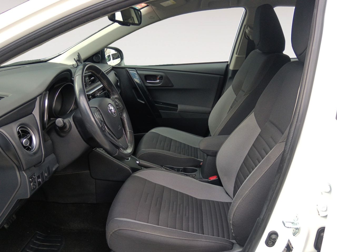 Foto Toyota Auris 8