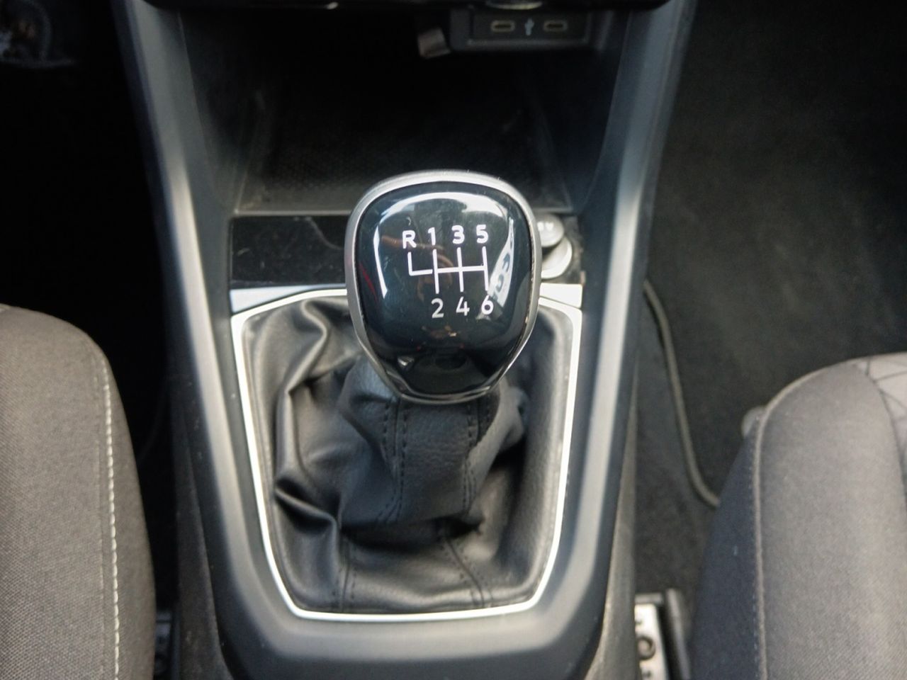 Foto Volkswagen T-Cross 12