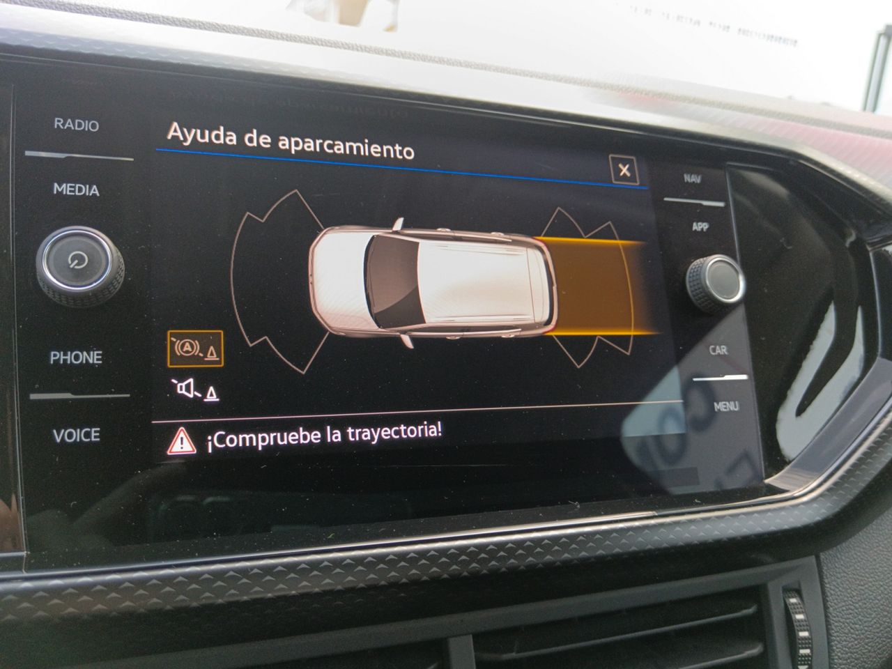 Foto Volkswagen T-Cross 16