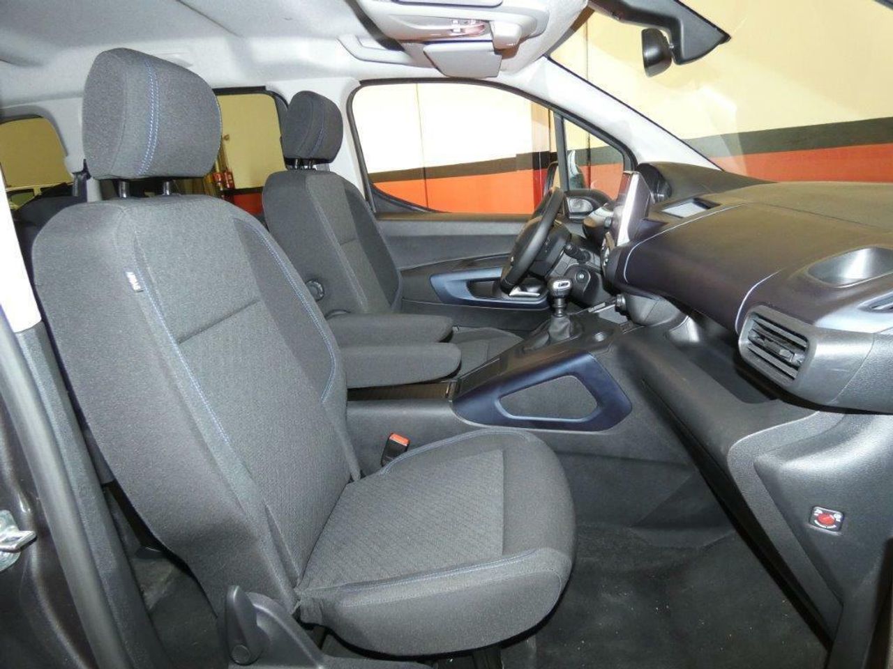 Foto Peugeot Rifter 11