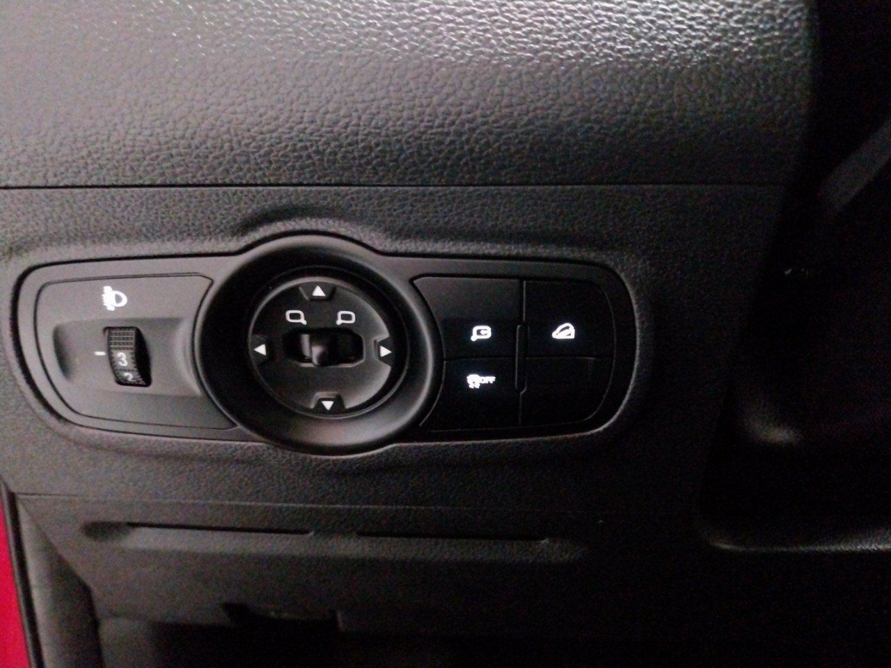 Foto DR Automobiles DR4 31