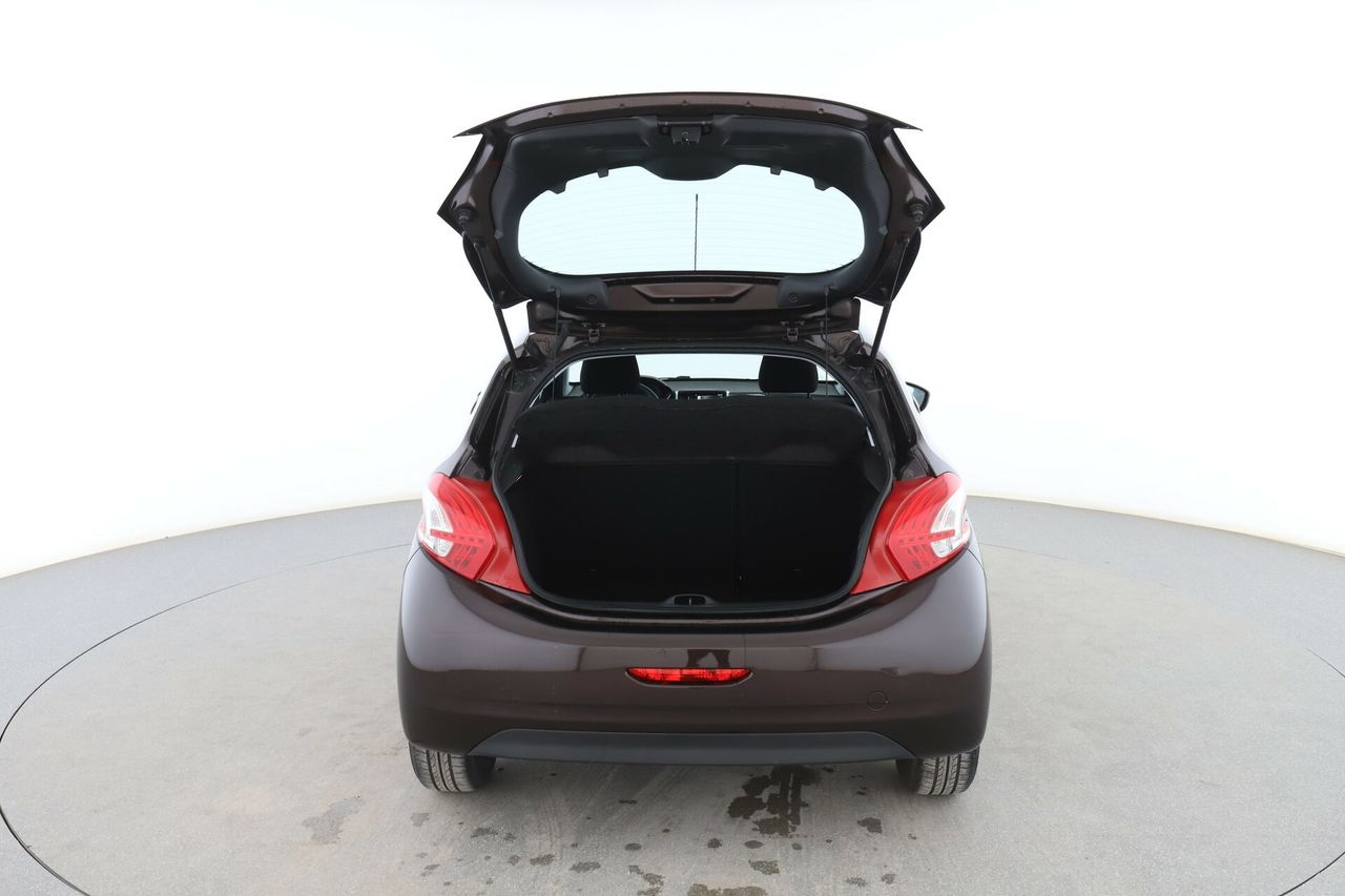 Foto Peugeot 208 16