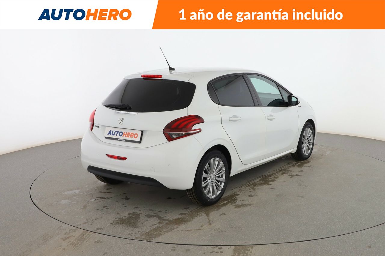 Foto Peugeot 208 5
