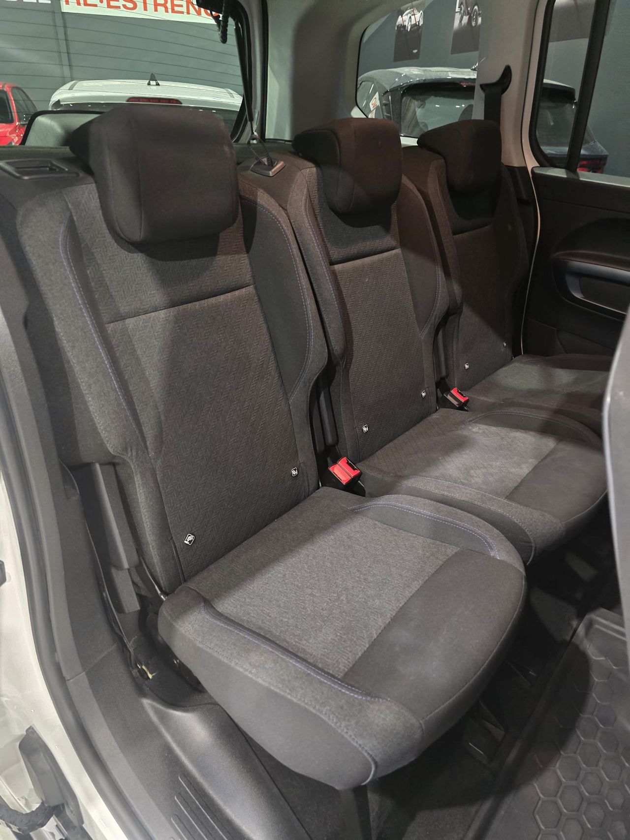 Foto Peugeot Rifter 23
