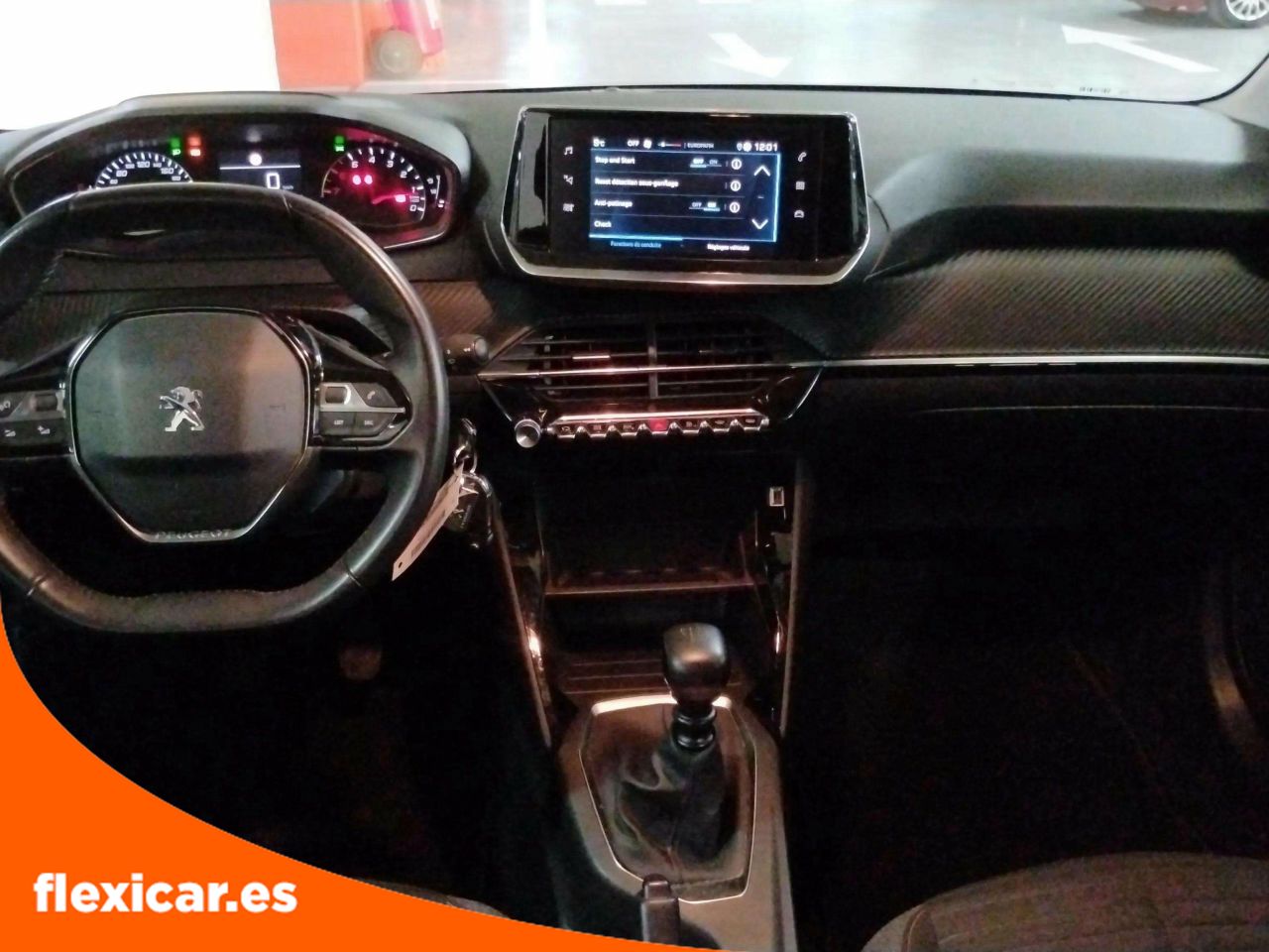 Foto Peugeot 208 8