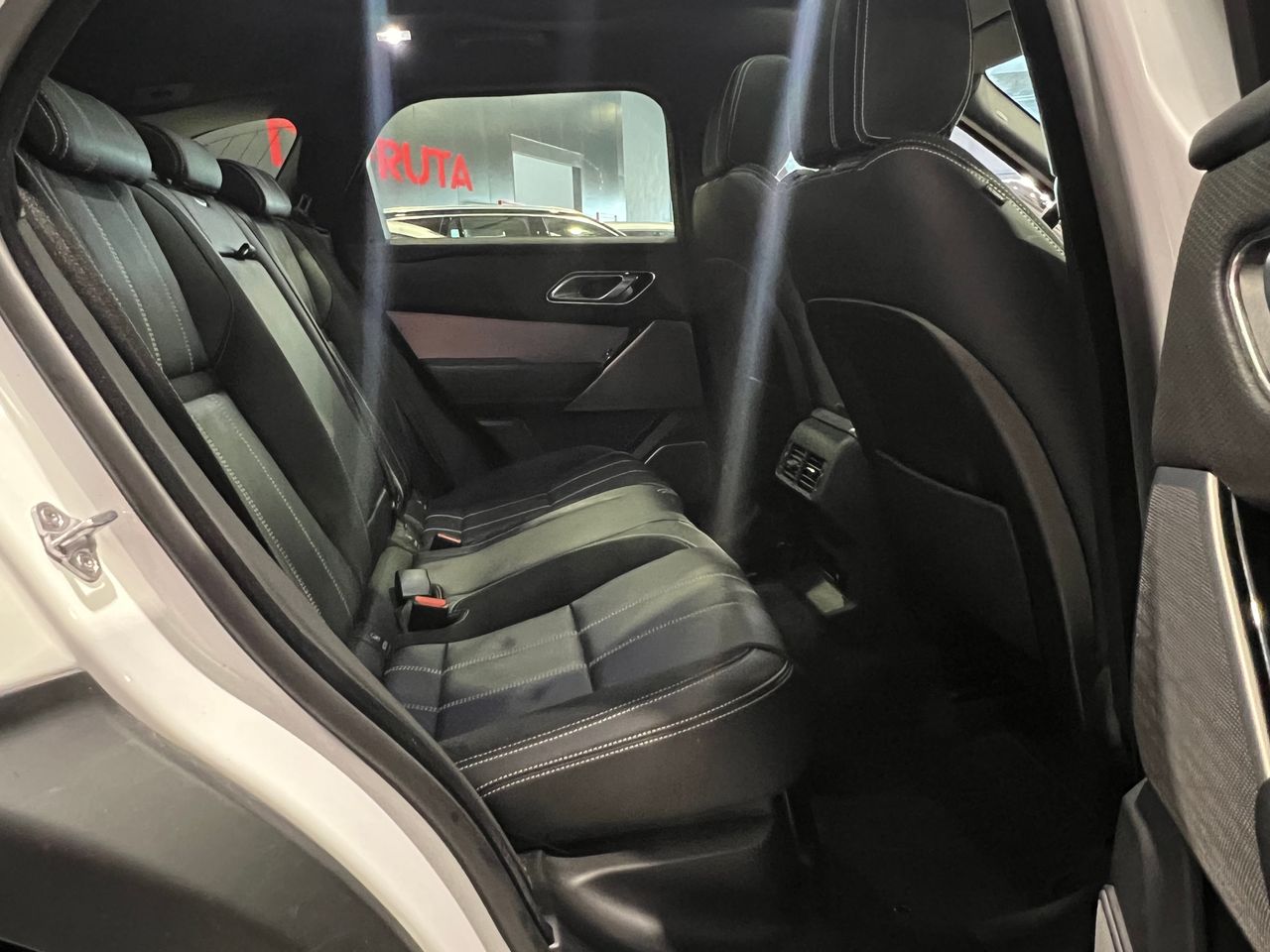 Foto Land-Rover Range Rover Velar 12