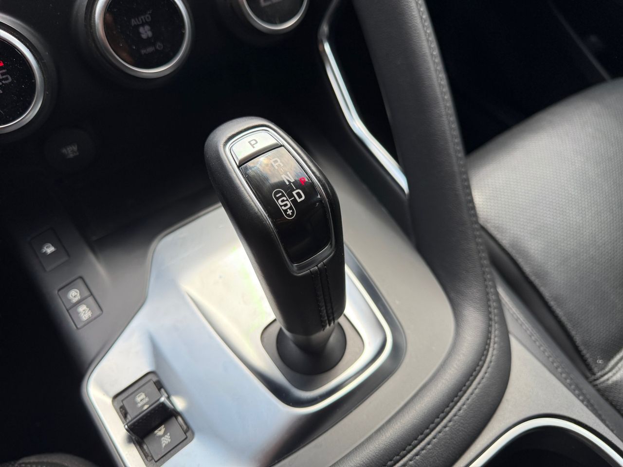 Foto Jaguar E-Pace 11