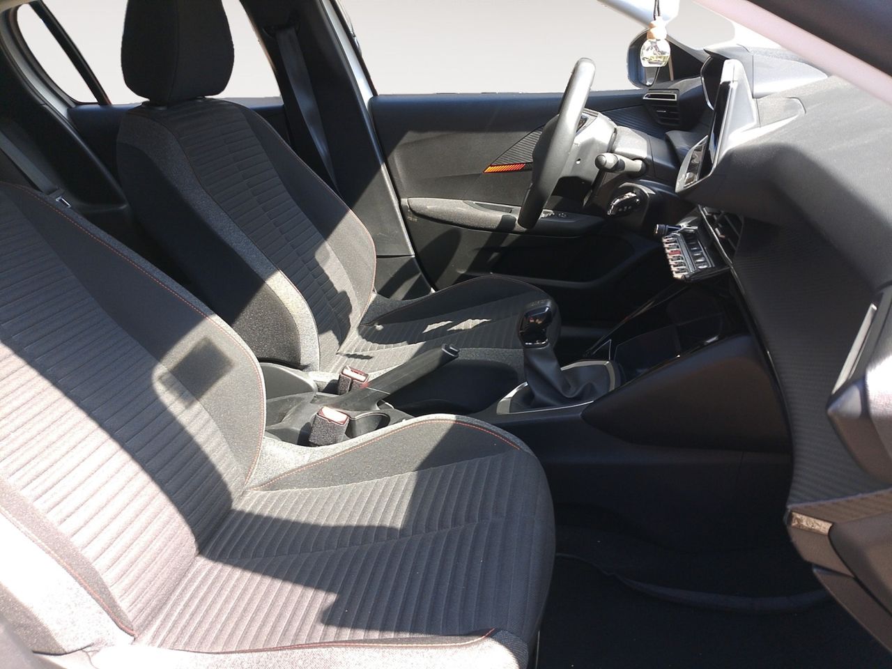 Foto Peugeot 208 10