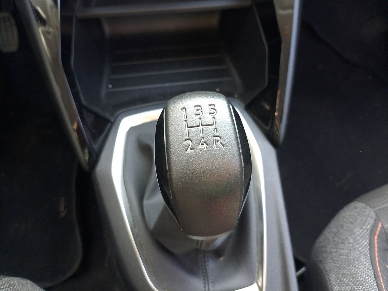 Foto Peugeot 208 12