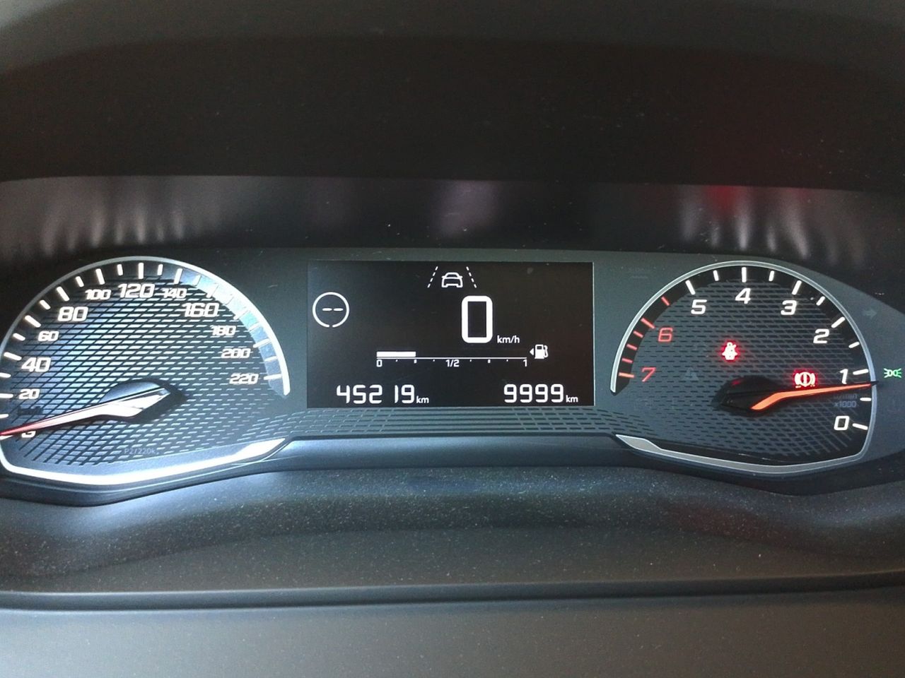 Foto Peugeot 208 13