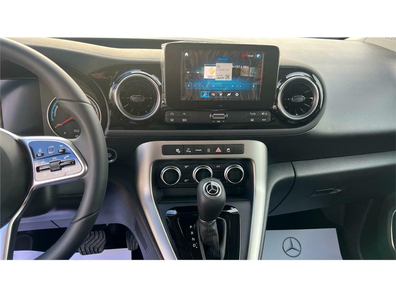 Foto Mercedes-Benz EQT 11