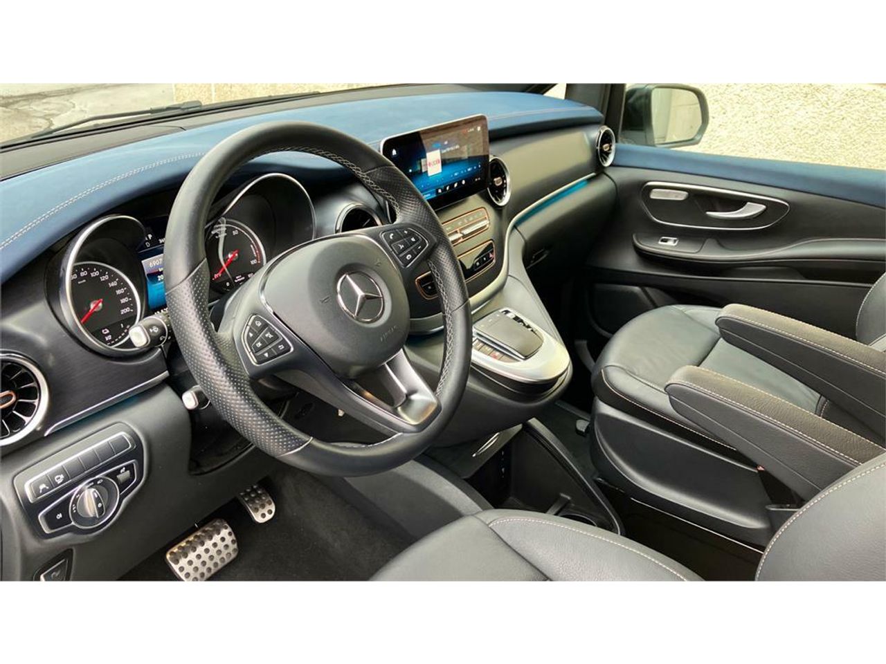 Foto Mercedes-Benz EQV 7