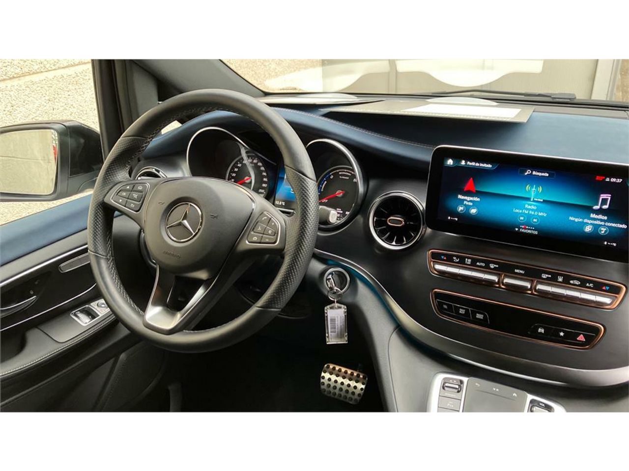 Foto Mercedes-Benz EQV 10