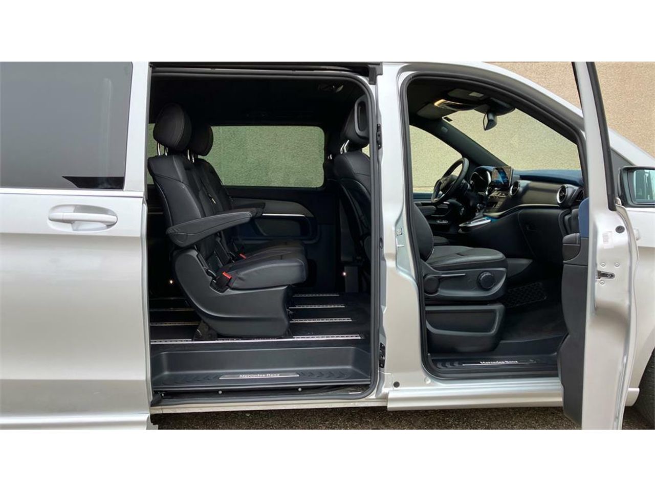 Foto Mercedes-Benz EQV 34