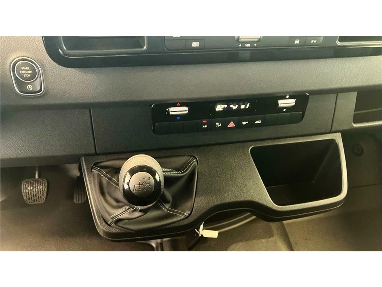 Foto Mercedes-Benz Sprinter 12