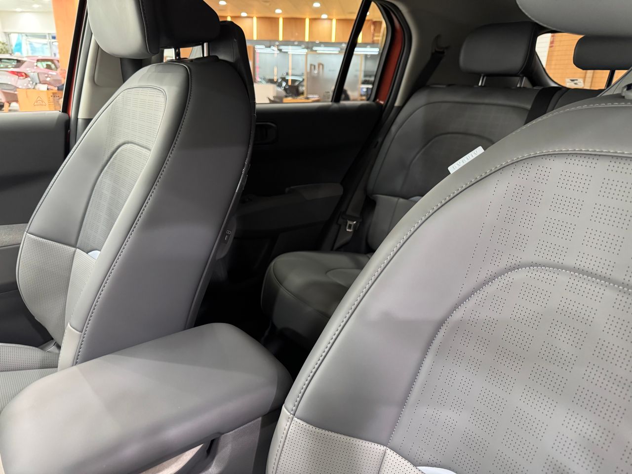 Foto Kia EV3 13