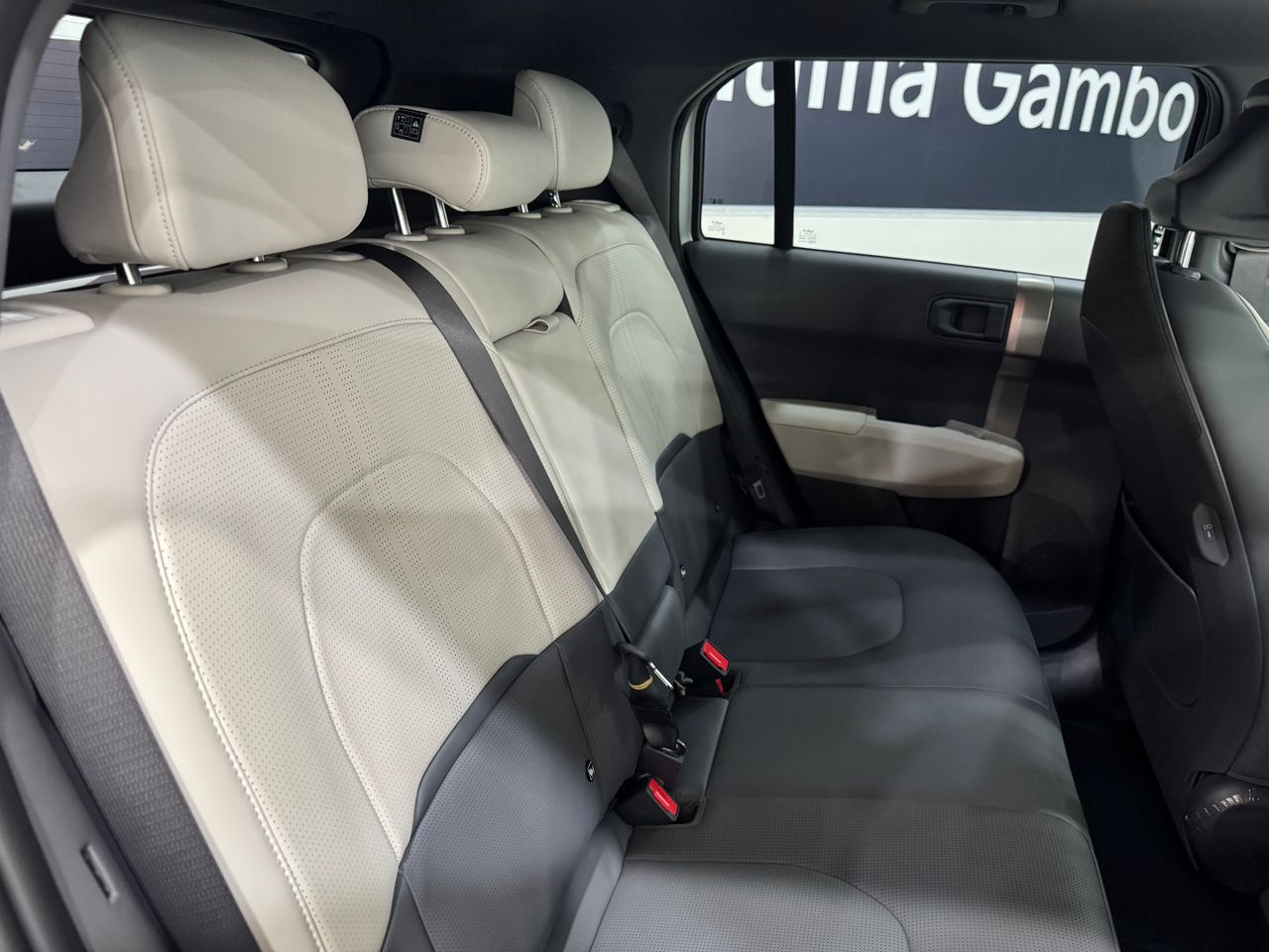 Foto Kia EV3 12