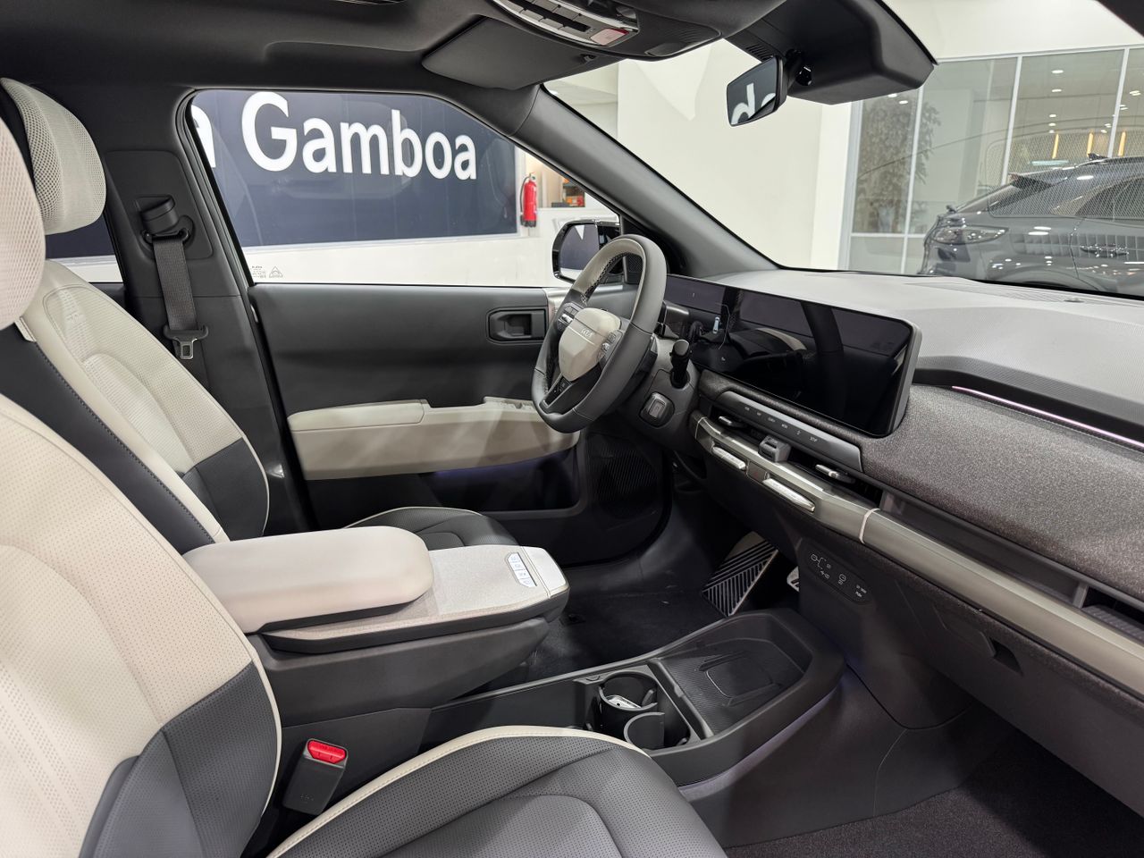 Foto Kia EV3 13