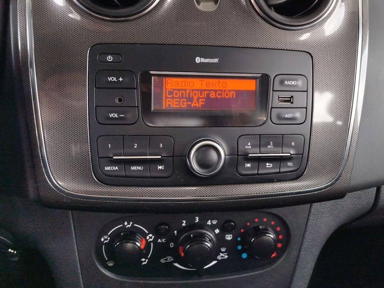Foto Dacia Sandero 14