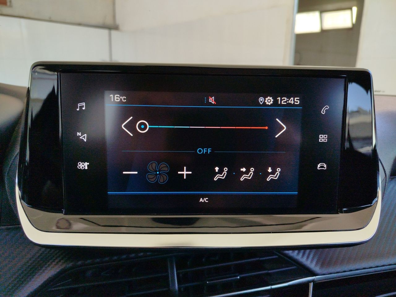 Foto Peugeot 208 17