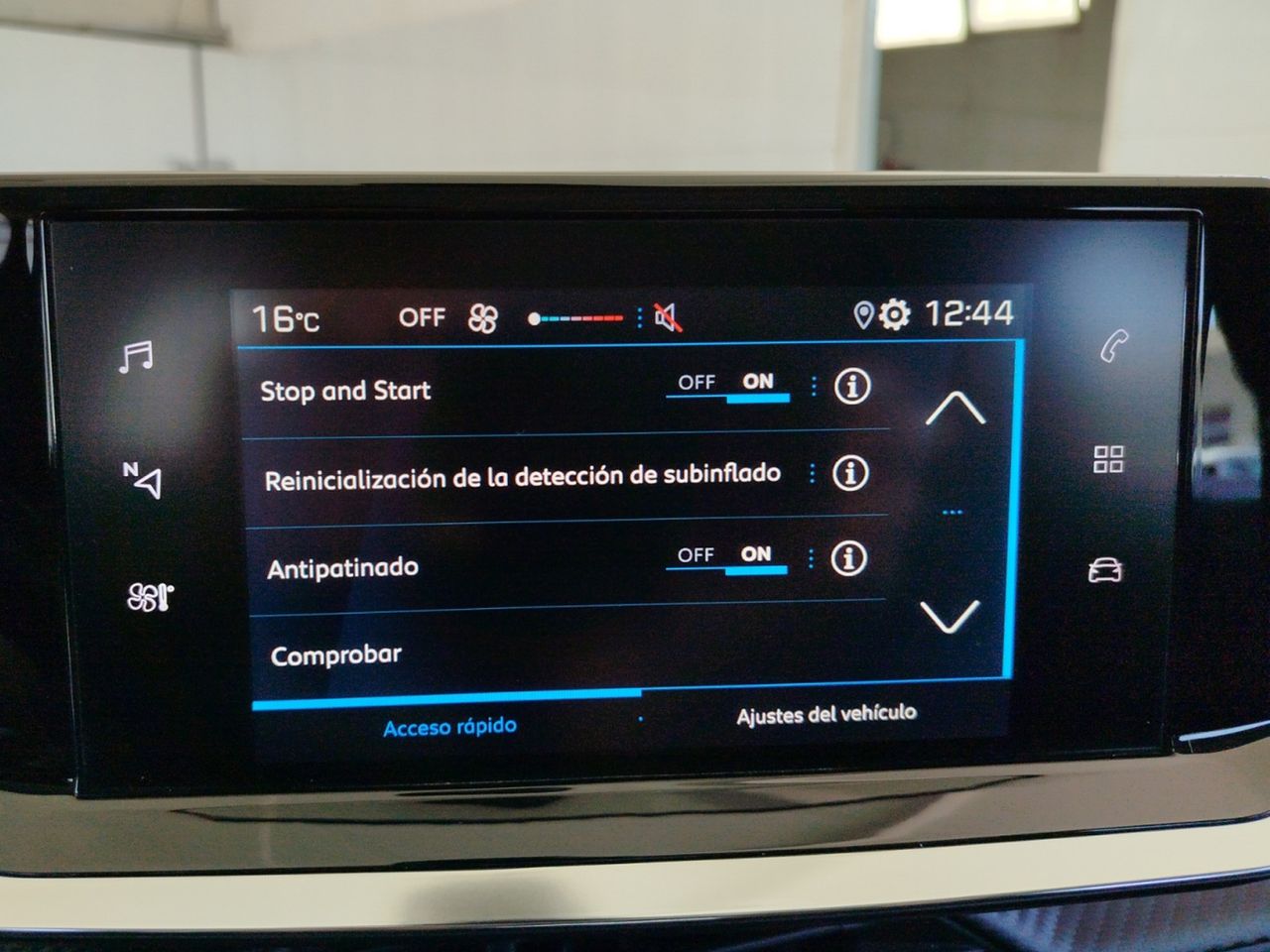 Foto Peugeot 208 18