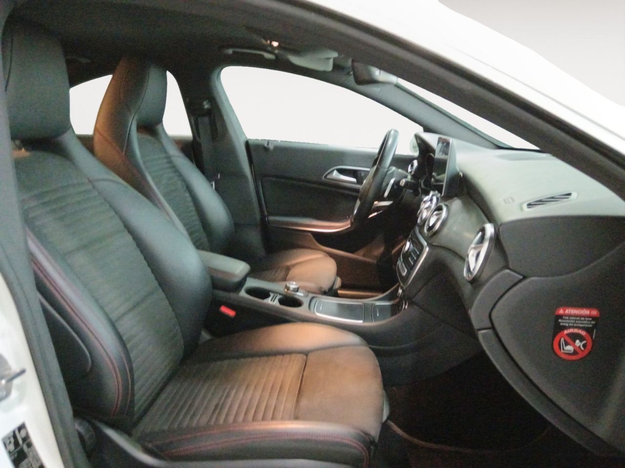 Foto Mercedes-Benz Clase CLA 10