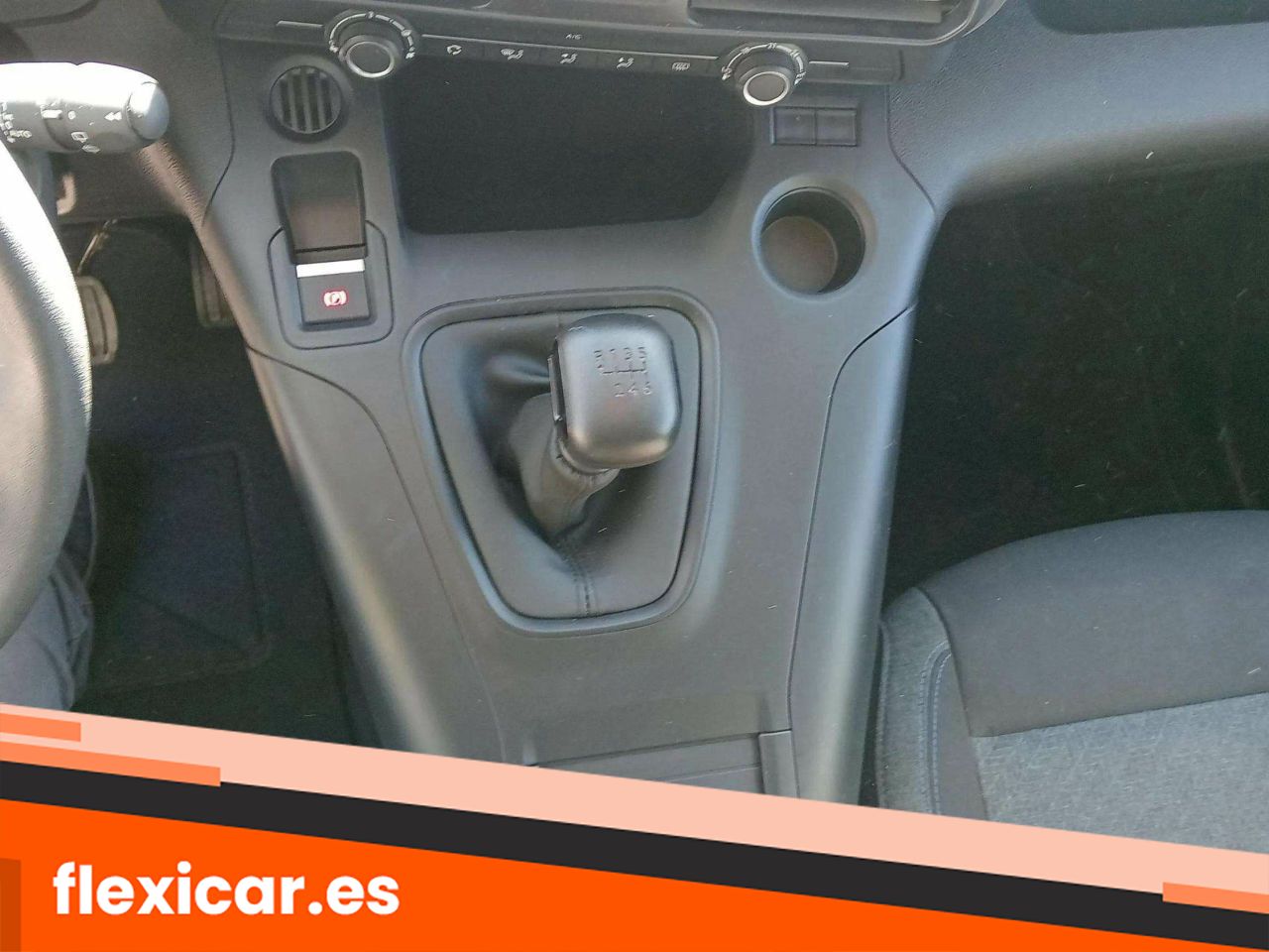 Foto Peugeot Rifter 12